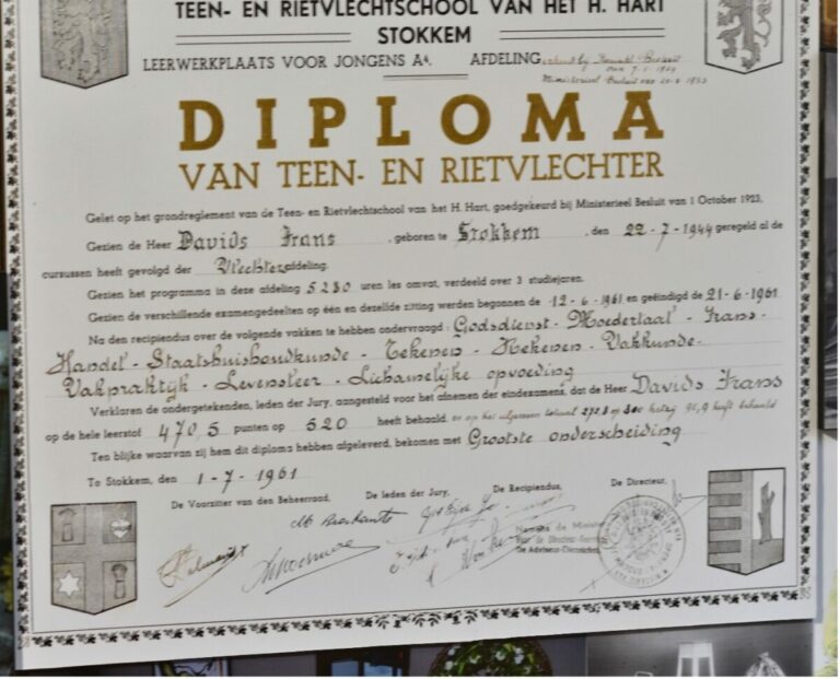 Het diploma van Frans uit 1961, van de toenmalige teen-en rietvlechtschool te Stokkem.